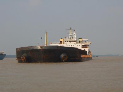 10200t self-propelled barge